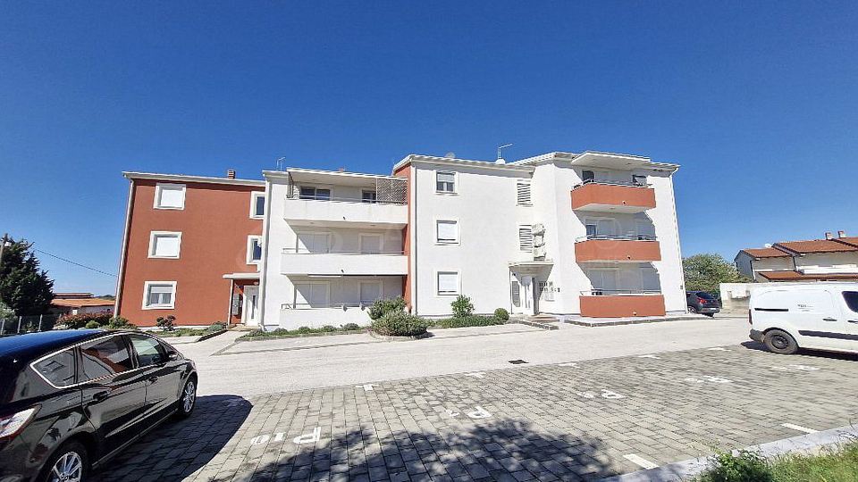 KAŠTEL – PLOVANIJA – EXCELLENT APARTMENT WITH SEA VIEW NEAR THE BORDER AND KANEGRA BEACH