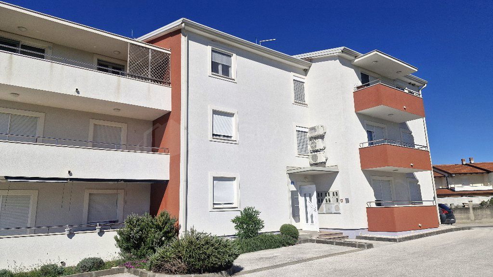 KAŠTEL – PLOVANIJA – EXCELLENT APARTMENT WITH SEA VIEW NEAR THE BORDER AND KANEGRA BEACH