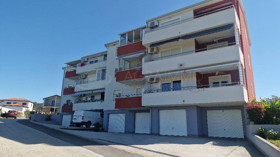 KAŠTEL – PLOVANIJA – EXCELLENT APARTMENT WITH SEA VIEW NEAR THE BORDER AND KANEGRA BEACH