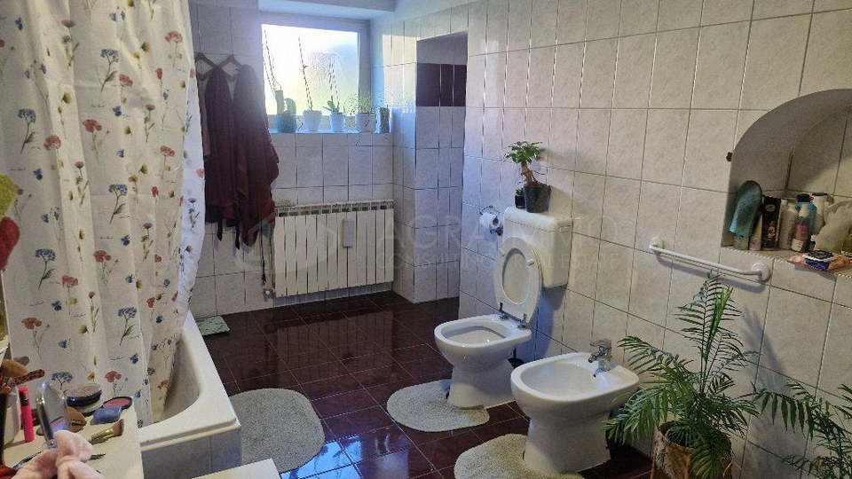 Casa, 250 m2, Vendita, Umag