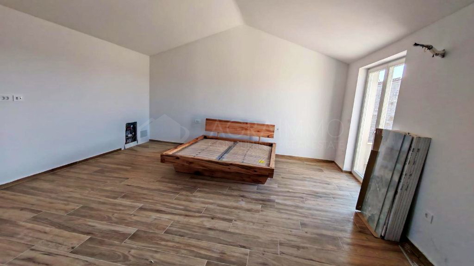 UMAG &ndash; CONTEMPORARY VILLA WITH SWIMMING POOL &ndash; PEACEFUL LOCATION &ndash; EXCELLENT INVESTMENT OPPORTUNITY