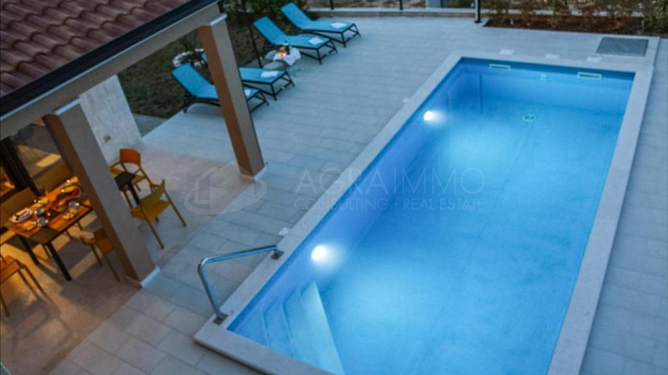 KA&Scaron;TEL &ndash; MODERN DETACHED HOUSE FOR LIVING OR INVESTMENT