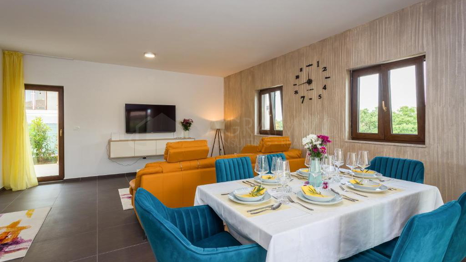 KA&Scaron;TEL &ndash; MODERNA SAMOSTOJNA HI&Scaron;A ZA BIVANJE IN ODDIH