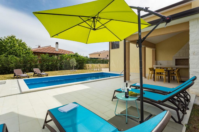 KAŠTEL – MODERN DETACHED HOUSE FOR LIVING OR INVESTMENT