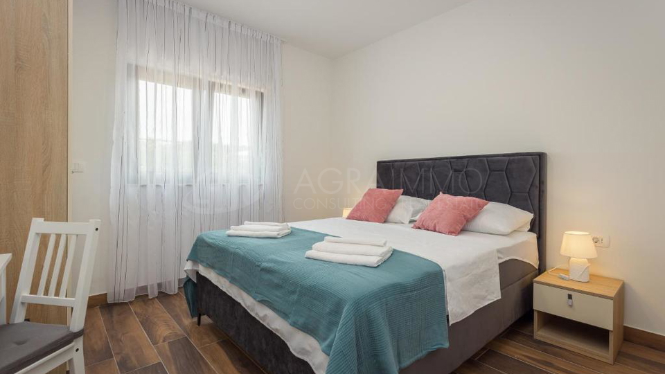 KA&Scaron;TEL &ndash; MODERNA SAMOSTOJNA HI&Scaron;A ZA BIVANJE IN ODDIH