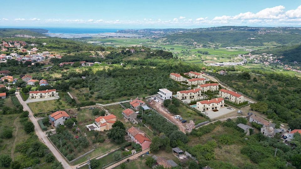 KA&Scaron;TEL &ndash; KU&Cacute;A U IZGRADNJI &ndash; SAVR&Scaron;ENSTVO ZA &Zcaron;IVOT I SLOBODNO VRIJEME