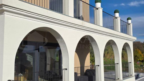 BUJE &ndash; MODERNA VILA - ULAZNICA  U HEDONIZAM ISTRE