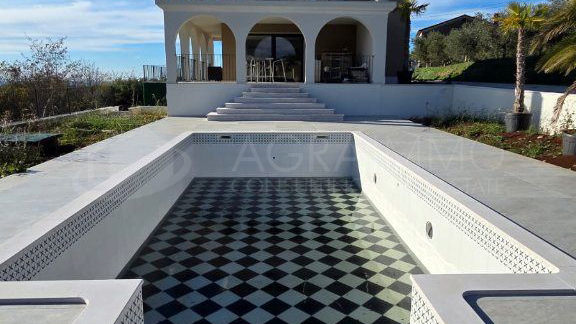 BUJE – MODERNA VILA - ULAZNICA  U HEDONIZAM ISTRE