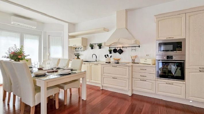 Casa, 250 m2, Vendita, Umag