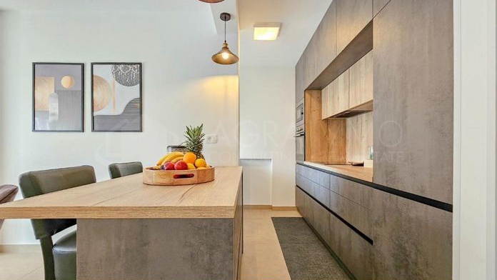 Casa, 250 m2, Vendita, Umag