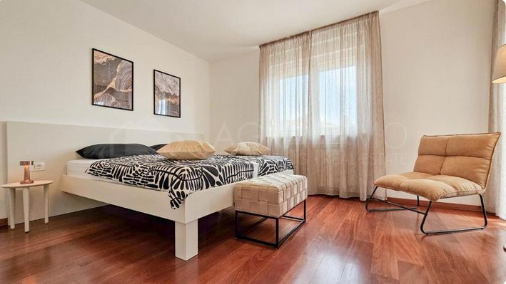 Casa, 250 m2, Vendita, Umag