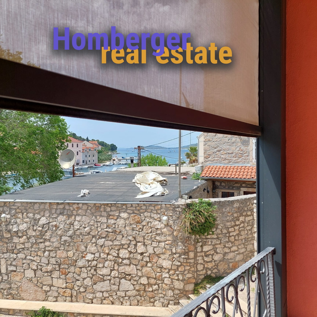 Otok ZLARIN - autohtona, renovirana kamena kuća