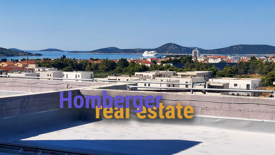 Vodice  atraktivan stan sa krovnom terasom&comma; 3 spava&cacute;e sobe&comma; podno grijanje&comma; pogled