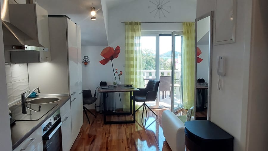 SRIMA - Apartman 260m do mora
