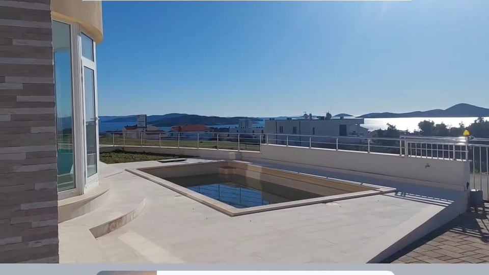 Villa mit fantastischem Blick auf das Meer und die Inseln