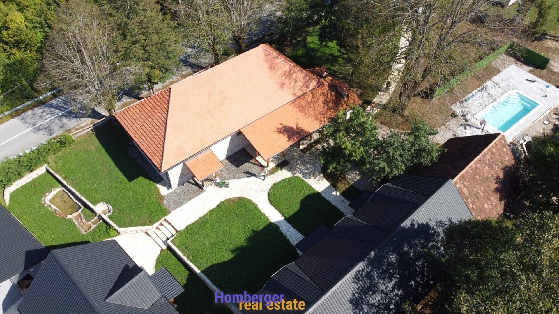 Tourist complex with real Lika flair for sale near Plitvice National Park!