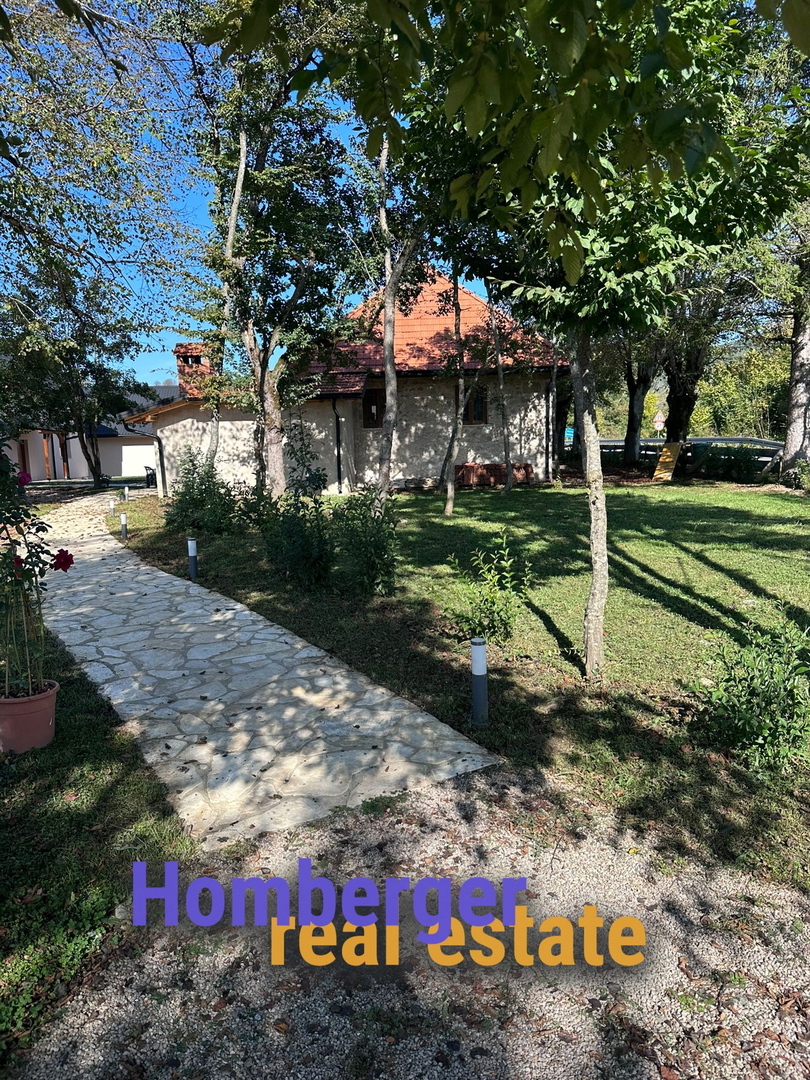 Tourist complex with real Lika flair for sale near Plitvice National Park!