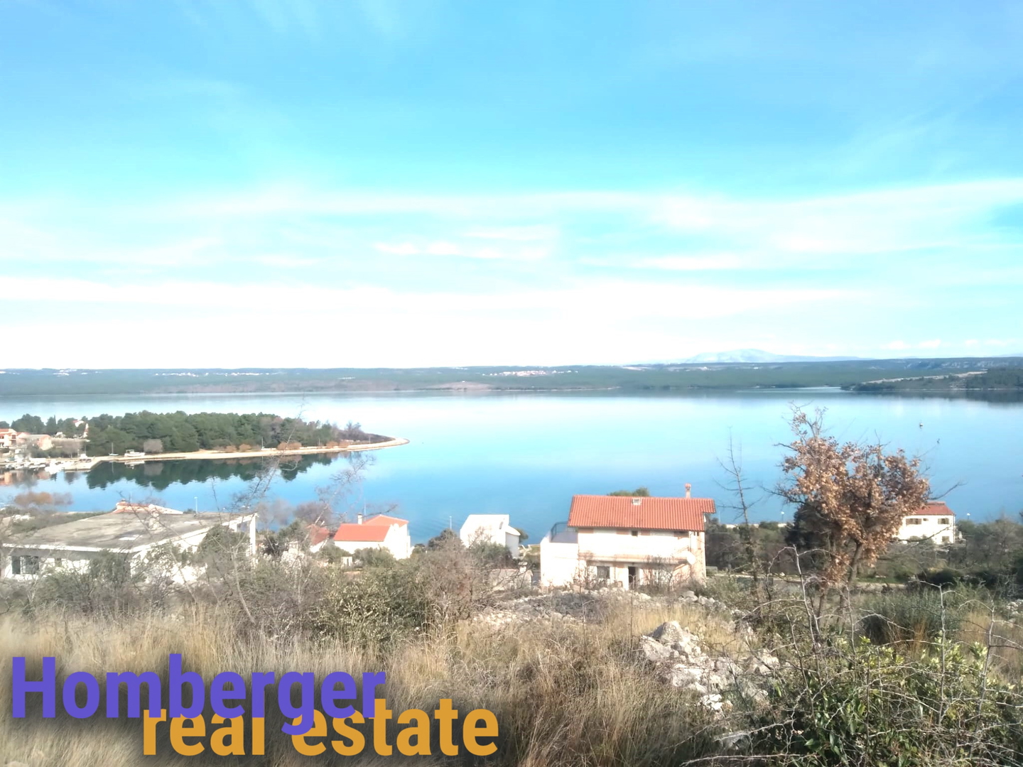 Energetski učinkovita obiteljska kuća sa bazenom