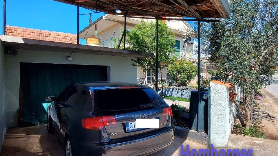 Casa familiare con 2 appartamenti, garage - possibilità di piscina