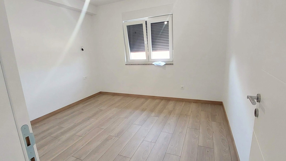 Vodice - 100m to the sea - terraced house - end unit