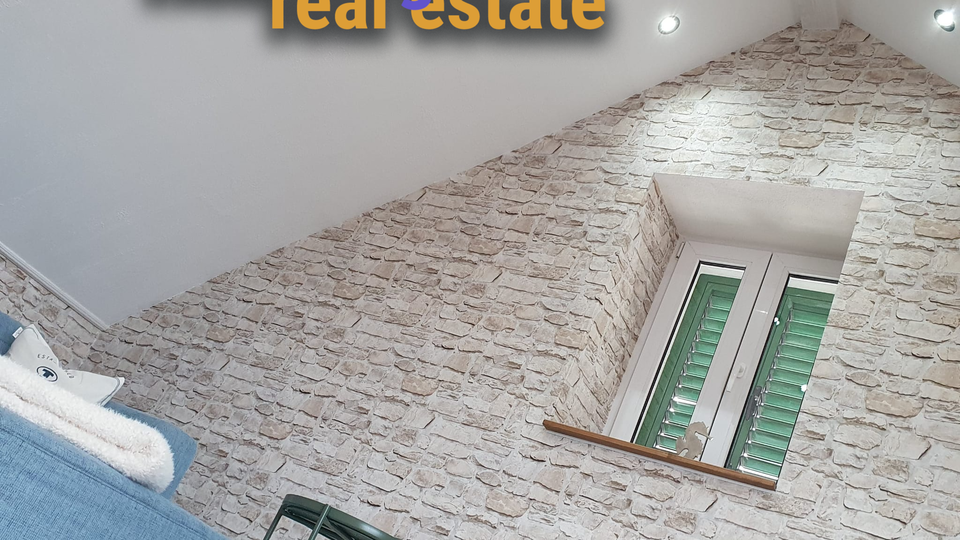 Steinhaus mit&nbsp; Ladenlokal in Vodice zu verkaufen&excl;