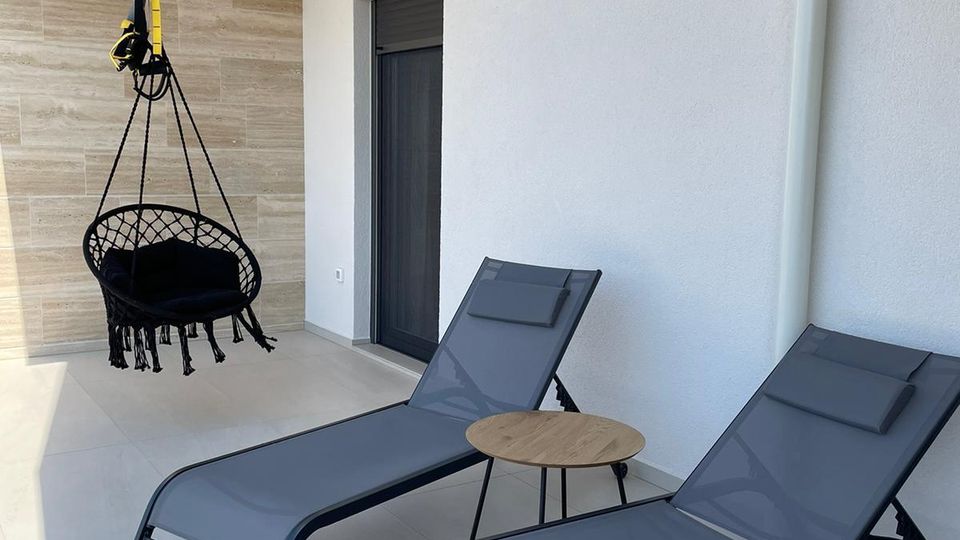 Tribunj-Stilvolle 1&comma;5-Zi-EG-Wohnung mit gehobener Ausstattung&comma; Terrasse&comma; Garten und Meerblick