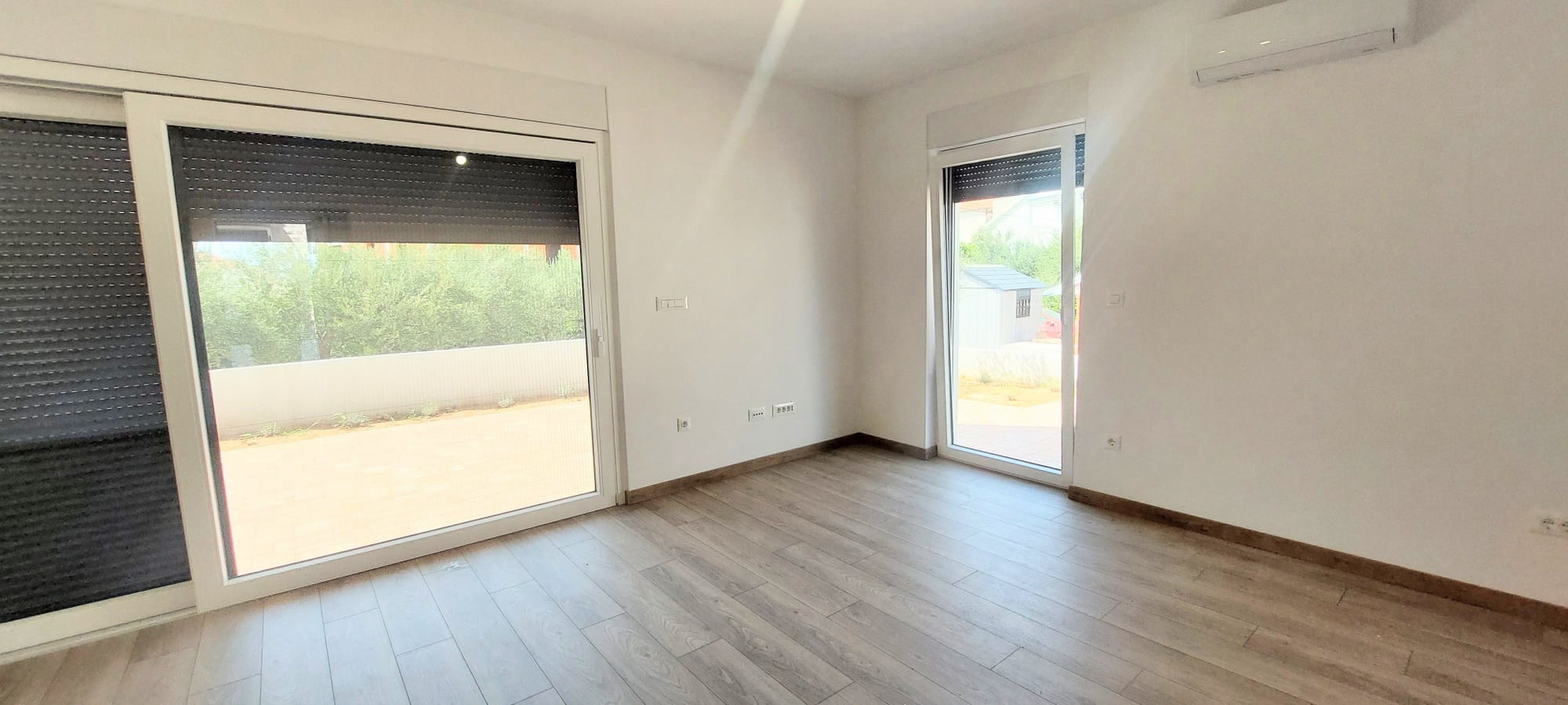 Vodice - 100m zum Meer - Reihenhaus - mittel mit Dachterrasse