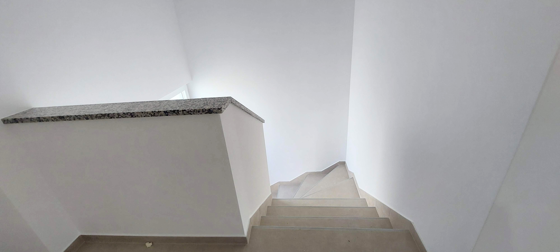 Vodice - 100m do mora - kuća u nizu - krajnja