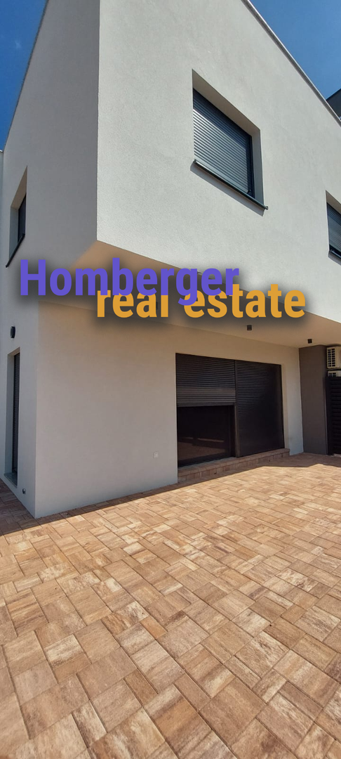 Vodice - 100m zum Meer - Reihenhaus - mittel mit Dachterrasse
