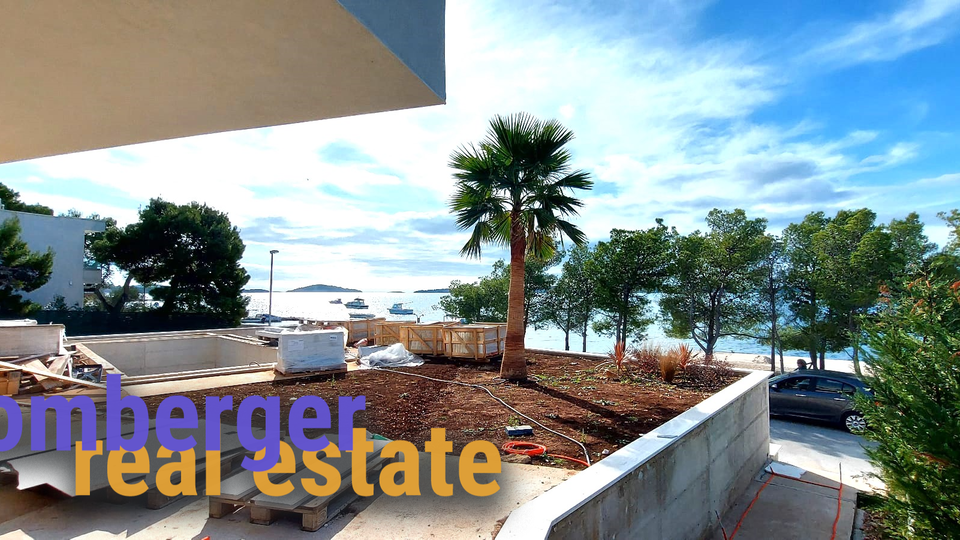 Prodaja dvoetažni stanovi - prvi red do mora i plaže