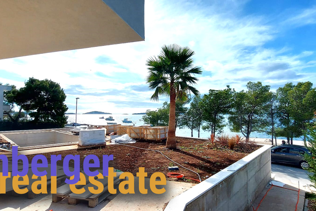 Prodaja dvoetažni stanovi - prvi red do mora i plaže