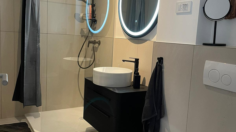 Tribunj-Stilvolle 1&comma;5-Zi-EG-Wohnung mit gehobener Ausstattung&comma; Terrasse&comma; Garten und Meerblick