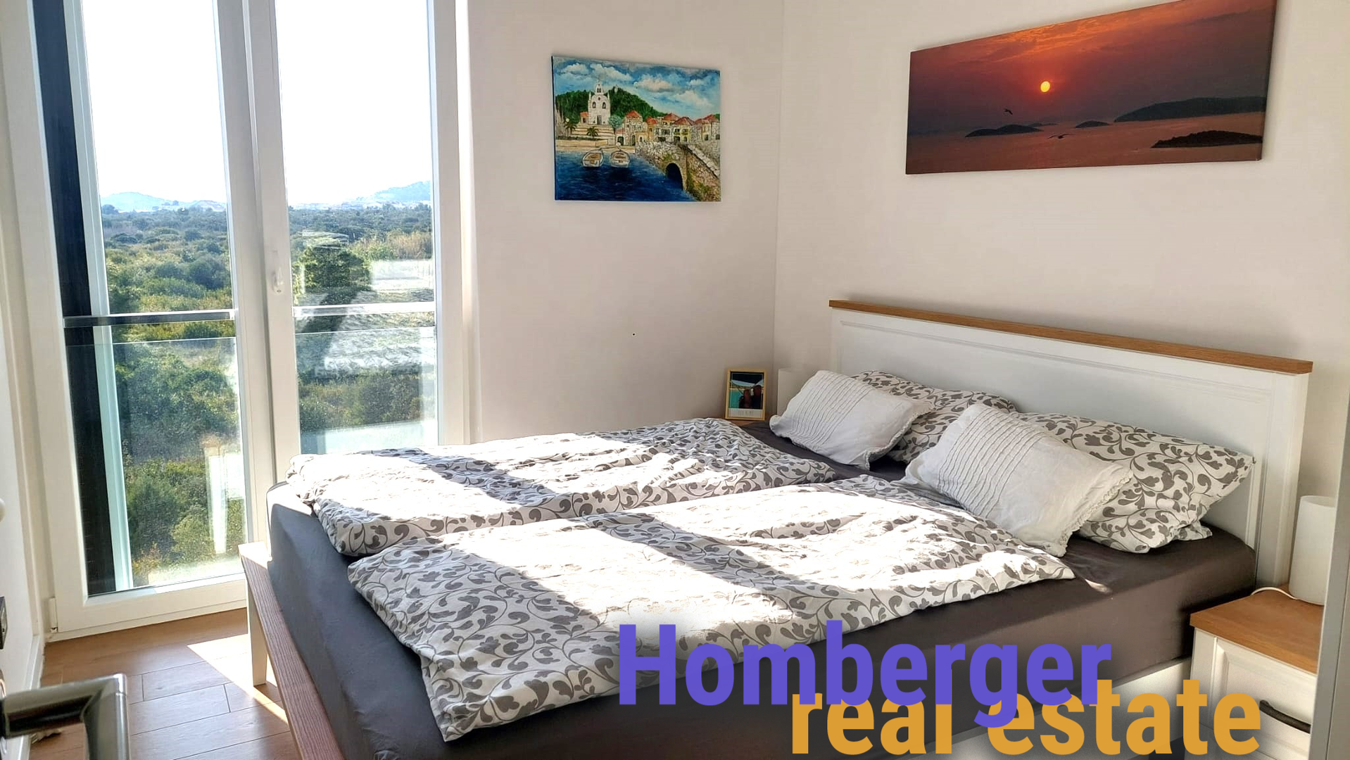 Atraktivan stan u poslovnom prostoru samo 60m do mora -pogled na more