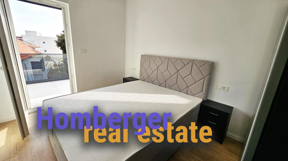 Atraktivan penthaus stan 1&period;Red do mora i pla&zcaron;e&comma; prodaje se namje&scaron;ten