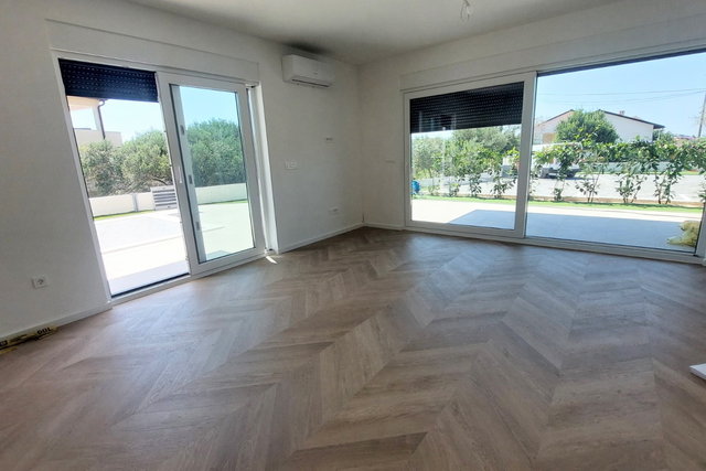TRIBUNJ – NEUBAU | Erdgeschosswohnung mit großzügiger Terrasse und Pool