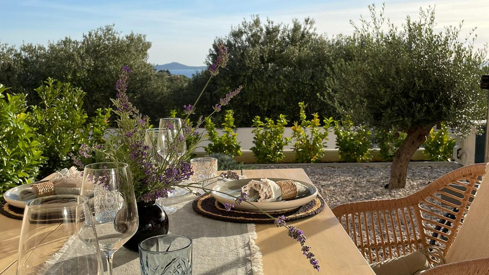 Tribunj-Stilvolle 1&comma;5-Zi-EG-Wohnung mit gehobener Ausstattung&comma; Terrasse&comma; Garten und Meerblick