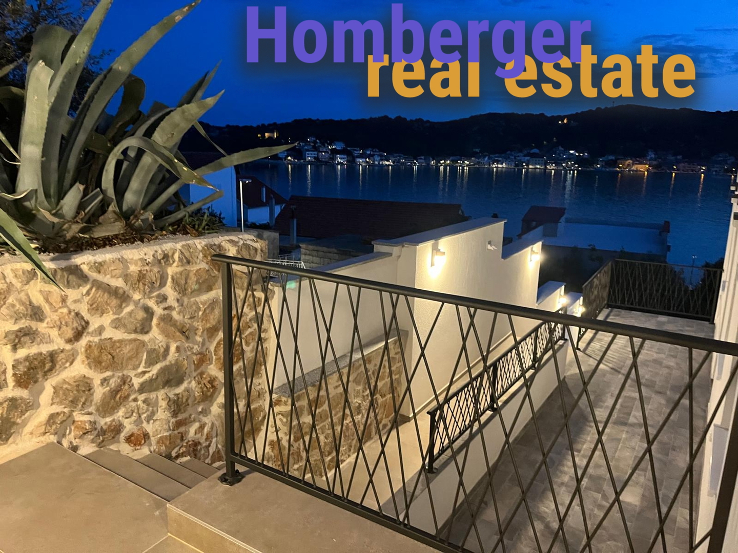 Tisno, 30 m bis zum Strand - 3 Schlafzimmer - Maisonette - Garage