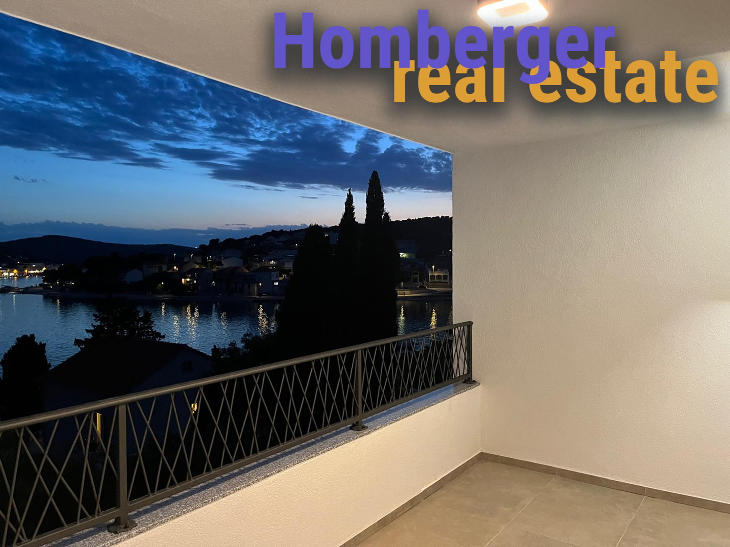 Tisno , 30 m do plaže - 3 spavaće sobe - dvoetažni stan - garaža