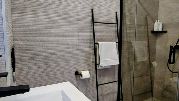 Einzigartiger Gewerberaum &bdquo;PP 2&OpenCurlyDoubleQuote; in Toplage&comma; angerichtet wie Ein Wohnung &ndash; nur 60 Meter vom Meer entfernt&excl;