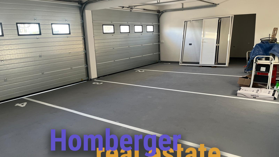 Tisno, 30 m bis zum Strand - 3 Schlafzimmer - Maisonette - Garage