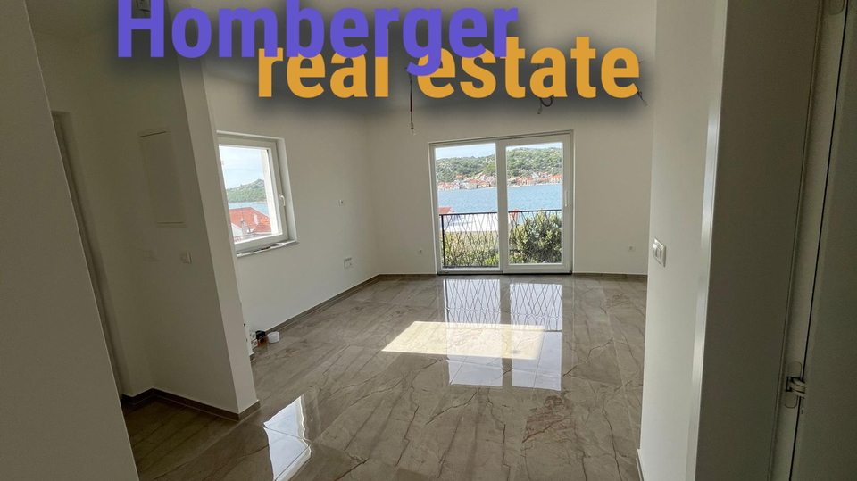 Tisno&comma; 30 m to the beach - 3 bedrooms - duplex apartment - garage