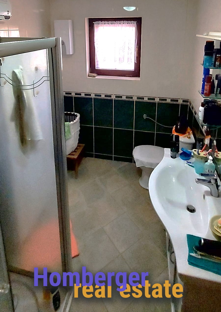 Uspavana ljepotica na uzvisini,  12 spavaćih soba i 5 kupaonica - prekrasan pogled