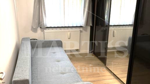 Dugave&comma; 70m2&comma; 3 sobe&comma; terasa&comma; 1&period;kat