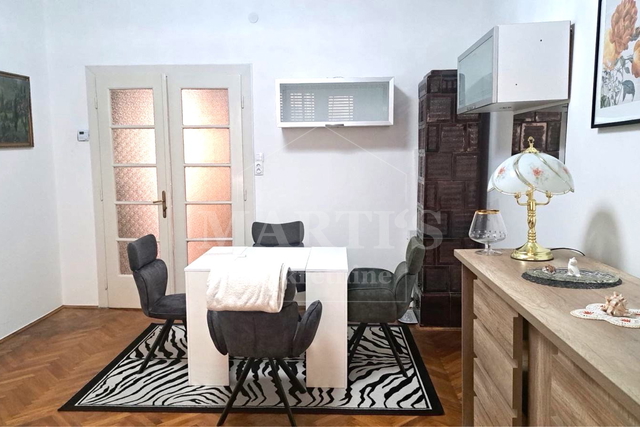 Donji grad, 93m2, 3 sobe, 2 balkona