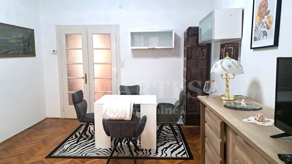 Donji grad&comma; 93m2&comma; 3 sobe&comma; 2 balkona