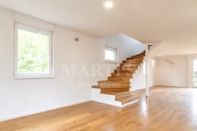 Odra, 190m2, 5 soba, balkon, 2.kat