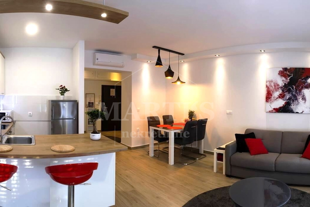 Kod Kvatrića, 49m2, 2 sobe, balkon, 1.kat,