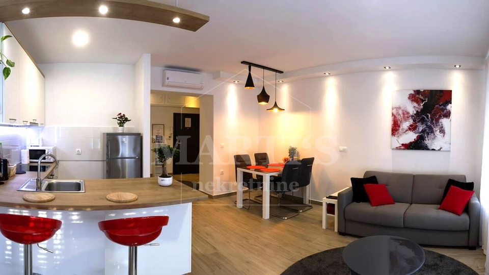 Kod Kvatrića, 49m2, 2 sobe, balkon, 1.kat,