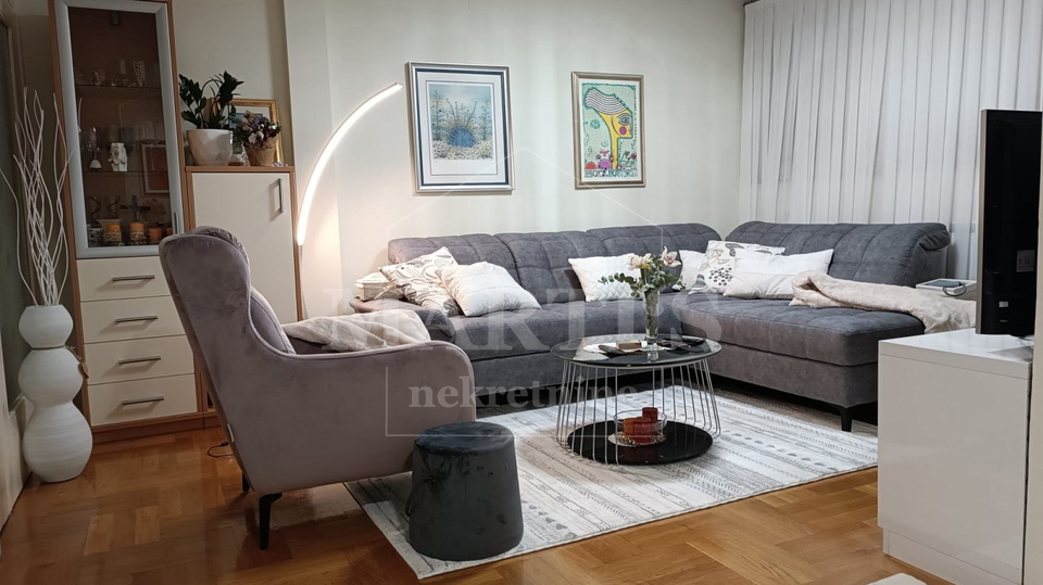 Stanovanje&comma; 68 m2&comma; Prodaja&comma; Trnje - Savica