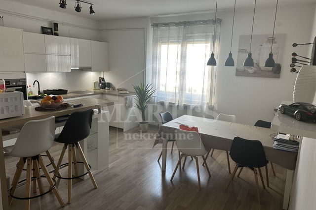 Kod Kvatrića, potkrovlje, 94m2, 5 soba